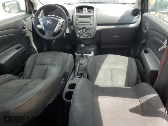 2016 Nissan Versa S z VIN 3N1CN7AP3GL859294, wystawiony jako Copart lot #57069925 z przebiegiem 124 928 mil mil oraz Czysty tytuł • Clean title. Historia ofert i sprzedaży dostępna na DreamBid. Obrazek 8.