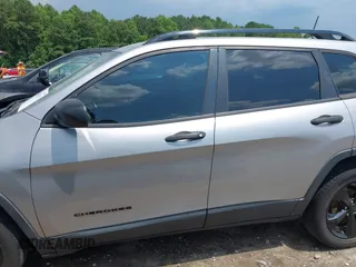 2016 Jeep Cherokee Altitude with VIN 1C4PJLAB7GW307900, listed as a IAAI auction lot 42611390 with 130,123 mi miles and . Bid and sale history available at DreamBid. Image 15.