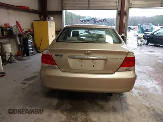 2006 Toyota Camry STD with VIN 4T1BE32K06U152044, listed as a IAAI auction lot 41578843 with 224,492 mi miles. Bid and sale history available at carsss.com. Image 17.