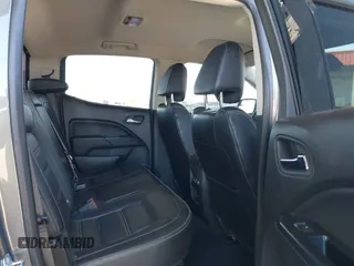 2017 GMC Canyon 4WD Denali z VIN 1GTG6EENXH1315022, wystawiony jako IAAI lot #42152968 z przebiegiem 108 933 mil mil oraz . Historia ofert i sprzedaży dostępna na DreamBid. Obrazek 8.