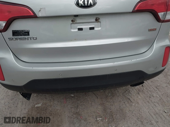 2014 Kia Sorento LX with VIN 5XYKTCA62EG522196, listed as a IAAI auction lot 42037774 with 1 mi miles. Bid and sale history available at carsss.com. Image 12.