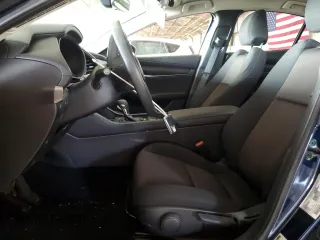 2022 Mazda 3 2.0 with VIN 3MZBPAA76NM304828, listed as a Copart auction lot 50623405 with 17,037 mi miles and Salvage Title. Bid and sale history available at DreamBid. Image 7.