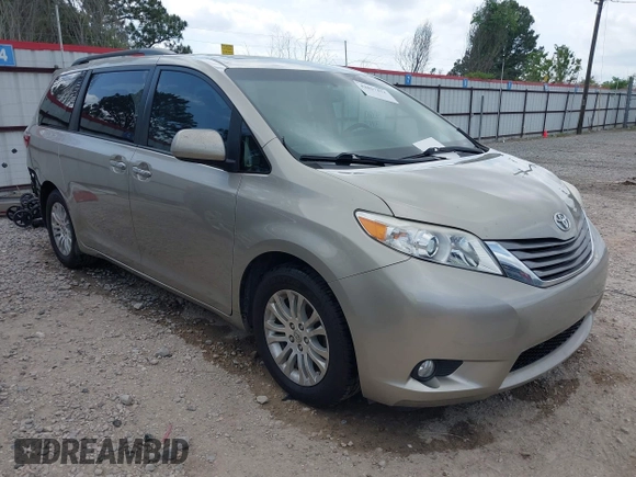 2016 Toyota Sienna XLE with VIN 5TDYK3DC0GS737600, listed as a IAAI auction lot 42027412 with 95,302 mi miles. Bid and sale history available at carsss.com. Image 1.