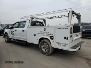 2018 Ford F-350 with VIN 1FD8W3E66JEC48883, listed as a Copart auction lot 44500174 with 204,881 mi miles and Salvage title. Bid and sale history available at DreamBid. Image 2.
