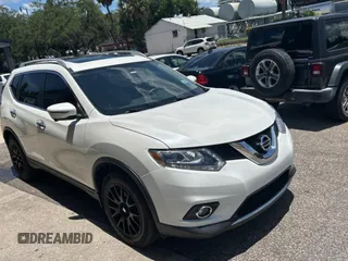 2015 Nissan Rogue SL z VIN 5N1AT2MVXFC762655, wystawiony jako Copart lot #61840345 z przebiegiem 128 624 mil mil oraz Czysty tytuł • Clean title. Historia ofert i sprzedaży dostępna na DreamBid. Obrazek 1.