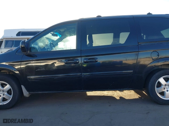 2006 Dodge Grand Caravan SXT with VIN 2D4GP44L36R630845, listed as a IAAI auction lot 42042341 with 203,675 mi miles. Bid and sale history available at carsss.com. Image 15.