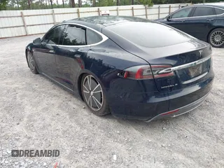 2013 Tesla Model S Performance с VIN 5YJSA1DP3DFP06177, выставлен на аукционе IAAI как лот 42675354 с пробегом 95 143 миль миль и . История ставок и продаж доступна на DreamBid. Изображение 3.