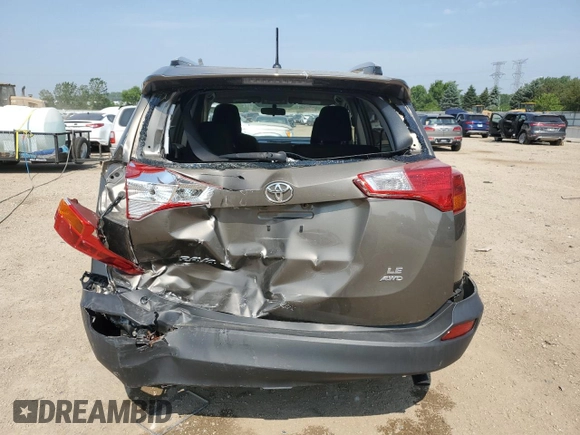 2015 Toyota RAV4 LE z VIN JTMBFREV8FD138497, wystawiony jako Copart lot #60345825 z przebiegiem 62 188 mil mil oraz Szkoda całkowita • Salvage title. Historia ofert i sprzedaży dostępna na DreamBid. Obrazek 6.