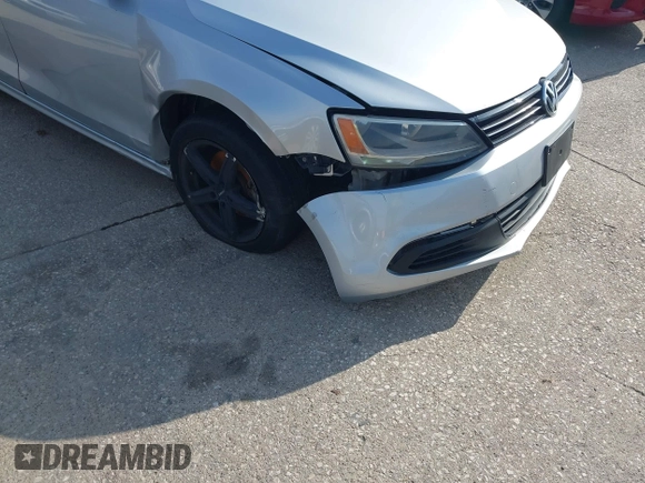 2013 Volkswagen Jetta SE z VIN 3VWDP7AJ7DM282456, wystawiony jako IAAI lot #42664312 z przebiegiem 175 075 mil mil oraz . Historia ofert i sprzedaży dostępna na DreamBid. Obrazek 6.