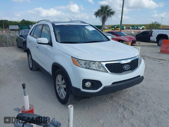2011 Kia Sorento EX with VIN 5XYKUDA22BG008845, listed as a IAAI auction lot 41911107 with 207,362 mi miles. Bid and sale history available at carsss.com. Image 1.