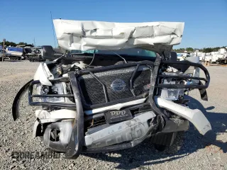 2018 Nissan Titan XD PRO-4X with VIN 1N6BA1F40JN539063, listed as a Copart auction lot 75825304 with 0 mi miles and Salvage Title. Bid and sale history available at carsss.com. Image 5.