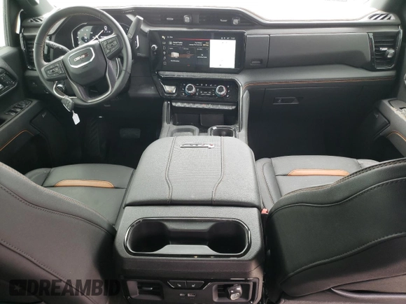 2025 GMC Sierra 2500HD AT4 z VIN 1GT4UPEY4SF204846, wystawiony jako Copart lot #47201165 z przebiegiem 2 557 mil mil oraz Szkoda całkowita • Salvage title. Historia ofert i sprzedaży dostępna na DreamBid. Obrazek 8.