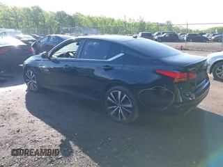 2019 Nissan Altima SR z VIN 1N4BL4CW1KN311083, wystawiony jako IAAI lot #42155520 z przebiegiem 92 545 mil mil oraz . Historia ofert i sprzedaży dostępna na DreamBid. Obrazek 3.