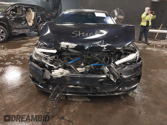 2020 BMW 5 Series 540i xDrive z VIN WBAJS3C04LCD32330, wystawiony jako IAAI lot #41412727 z przebiegiem 37 383 mil mil oraz . Historia ofert i sprzedaży dostępna na DreamBid. Obrazek 6.