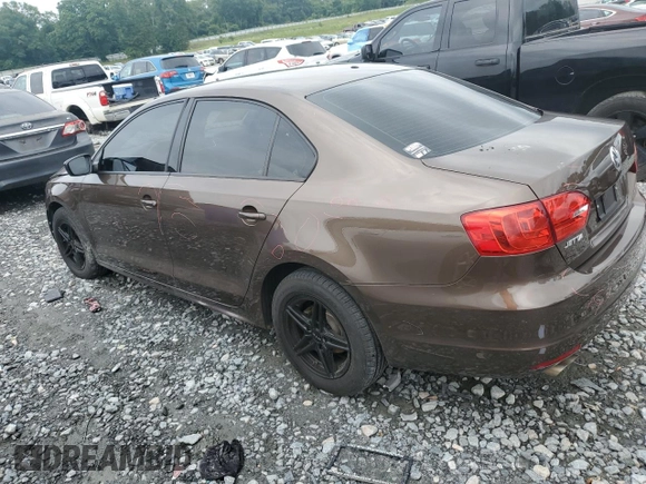 2013 Volkswagen Jetta S z VIN 3VW2K7AJ9DM308741, wystawiony jako Copart lot #58123975 z przebiegiem 103 066 mil mil oraz Szkoda całkowita • Salvage title. Historia ofert i sprzedaży dostępna na DreamBid. Obrazek 2.