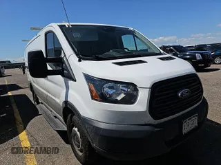 2019 Ford Transit z VIN 1FTYR1YM5KKB83053, wystawiony jako IAAI lot #42854173 z przebiegiem 196 257 mil mil oraz . Historia ofert i sprzedaży dostępna na DreamBid. Obrazek 3.