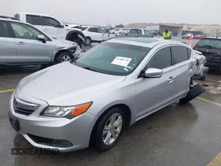 2013 Acura ILX with VIN 19VDE1F3XDE021230, listed as a IAAI auction lot 41586378 with 207,274 mi miles. Bid and sale history available at carsss.com. Image 2.