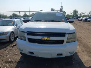 2007 Chevrolet Suburban LT with VIN 3GNFK16397G116032, listed as a IAAI auction lot 42391864 with 226,280 mi miles and . Bid and sale history available at DreamBid. Image 12.