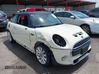 2019 MINI Hardtop Cooper S z VIN WMWXP7C5XK2A53483, wystawiony jako IAAI lot #42060278 z przebiegiem 45 765 mil mil oraz . Historia ofert i sprzedaży dostępna na DreamBid. Obrazek 1.