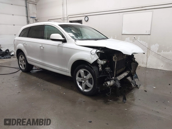 2015 Audi Q7 Premium Plus z VIN WA1LGAFE3FD010597, wystawiony jako IAAI lot #41010174 z przebiegiem 119 827 mil mil oraz . Historia ofert i sprzedaży dostępna na DreamBid. Obrazek 1.