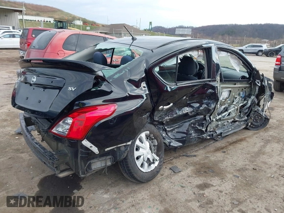 2019 Nissan Versa SV z VIN 3N1CN7AP2KL846643, wystawiony jako IAAI lot #41893371 z przebiegiem 67 054 mil mil oraz . Historia ofert i sprzedaży dostępna na DreamBid. Obrazek 4.
