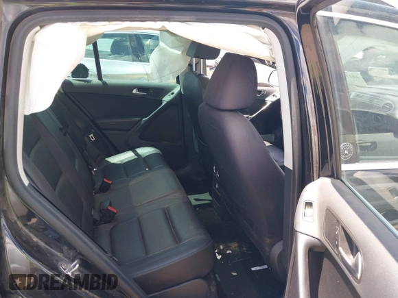 2017 Volkswagen Tiguan Wolfsburg Edition z VIN WVGSV7AX1HW503670, wystawiony jako IAAI lot #42235251 z przebiegiem 88 477 mil mil oraz . Historia ofert i sprzedaży dostępna na DreamBid. Obrazek 8.