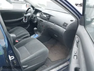 2008 Toyota Corolla CE with VIN 1NXBR30E58Z993233, listed as a IAAI auction lot 41555005 with 281,613 mi miles. Bid and sale history available at carsss.com. Image 5.