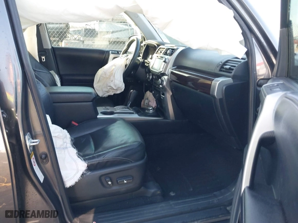 2017 Toyota 4Runner SR5 with VIN JTEBU5JRXH5431401, listed as a IAAI auction lot 41231941 with 133,324 mi miles. Bid and sale history available at carsss.com. Image 5.