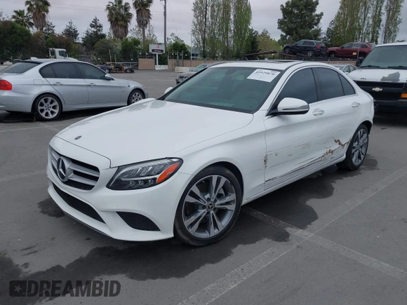 2019 Mercedes-Benz C 300 с VIN 55SWF8DB7KU299640, выставлен на аукционе IAAI как лот 41929870 с пробегом 61 130 миль миль и . История ставок и продаж доступна на DreamBid. Изображение 19.