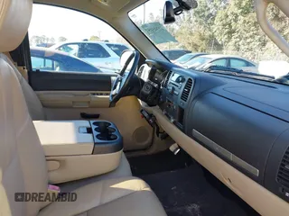 2008 Chevrolet Silverado 1500 with VIN 2GCFK19Y081135708, listed as a IAAI auction lot 41305057 with 206,468 mi miles and . Bid and sale history available at DreamBid. Image 5.