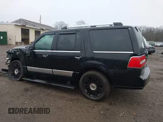 2008 Lincoln Navigator with VIN 5LMFU28518LJ04445, listed as a IAAI auction lot 41353163 with 999,999 mi miles. Bid and sale history available at carsss.com. Image 3.