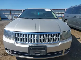 2007 Lincoln MKZ z VIN 3LNHM26T47R662111, wystawiony jako IAAI lot #42476899 z przebiegiem 172 864 mil mil oraz . Historia ofert i sprzedaży dostępna na DreamBid. Obrazek 6.
