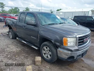 2010 GMC Sierra 1500 SLE z VIN 1GTSCVE01AZ189325, wystawiony jako IAAI lot #42437712 z przebiegiem 118 859 mil mil oraz . Historia ofert i sprzedaży dostępna na DreamBid. Obrazek 1.