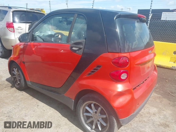 2008 Smart fortwo Pure z VIN WMEEJ31X58K178651, wystawiony jako IAAI lot #41924295 z przebiegiem 114 644 mil mil oraz . Historia ofert i sprzedaży dostępna na DreamBid. Obrazek 3.