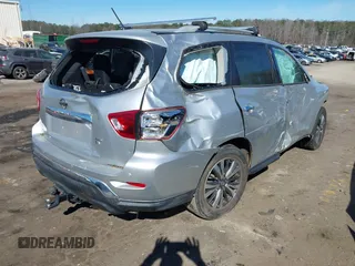 2018 Nissan Pathfinder SL with VIN 5N1DR2MM7JC647300, listed as a IAAI auction lot 41695700 with 124,573 mi miles. Bid and sale history available at carsss.com. Image 4.