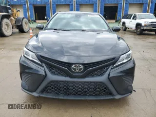 2020 Toyota Camry SE with VIN 4T1G11AK0LU339772, listed as a Copart auction lot 50940015 with 183,889 mi miles and Clean Title. Bid and sale history available at carsss.com. Image 5.