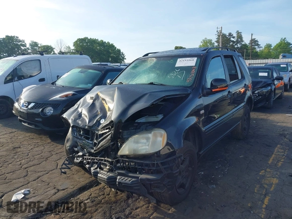 2000 Mercedes-Benz M 320/430/500 z VIN 4JGAB54E7YA155826, wystawiony jako IAAI lot #42151068 z przebiegiem 134 157 mil mil oraz . Historia ofert i sprzedaży dostępna na DreamBid. Obrazek 2.