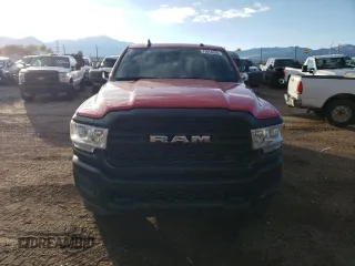 2022 Ram 2500 Tradesman z VIN 3C6UR5HLXNG319256, wystawiony jako Copart lot #77614424 z przebiegiem 43 755 mil mil oraz Szkoda całkowita • Salvage title. Historia ofert i sprzedaży dostępna na DreamBid. Obrazek 5.