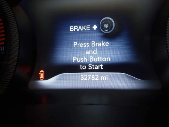2019 Jeep Cherokee Limited with VIN 1C4PJMDX9KD458707, listed as a IAAI auction lot 41816137 with 32,782 mi miles. Bid and sale history available at carsss.com. Image 7.