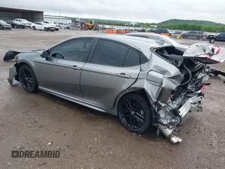 2025 Toyota Camry LE z VIN 4T1DAACK5SU527380, wystawiony jako IAAI lot #42116438 z przebiegiem 4 917 mil mil oraz . Historia ofert i sprzedaży dostępna na DreamBid. Obrazek 3.
