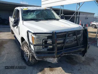 2018 Ford F-250 XL with VIN 1FT7W2B61JEB72858, listed as a IAAI auction lot 42517018 with 193,390 mi miles and . Bid and sale history available at DreamBid. Image 6.