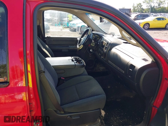 2007 Chevrolet Silverado 1500 1LT with VIN 3GCEC13J87G534182, listed as a IAAI auction lot 42208270 with 204,870 mi miles and . Bid and sale history available at DreamBid. Image 5.