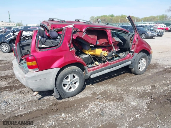 2007 Ford Escape XLS with VIN 1FMYU92Z57KB17526, listed as a IAAI auction lot 31863470 with 122,236 mi miles. Bid and sale history available at carsss.com. Image 4.