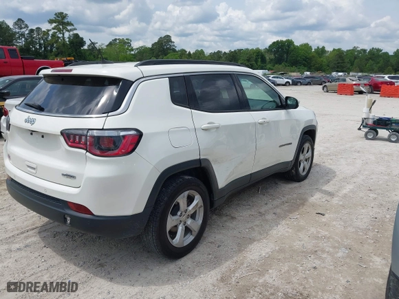 2018 Jeep Compass Latitude with VIN 3C4NJCBB3JT125517, listed as a IAAI auction lot 42132890 with 155,746 mi miles. Bid and sale history available at carsss.com. Image 4.
