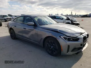 2023 BMW i4 eDrive40 z VIN WBY73AW06PFN71873, wystawiony jako Copart lot #37268403 z przebiegiem 803 mil mil oraz . Historia ofert i sprzedaży dostępna na DreamBid. Obrazek 4.