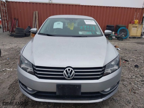 2015 Volkswagen Passat 1.8T Wolfsburg Ed with VIN 1VWAT7A34FC113127, listed as a IAAI auction lot 41211174 with 97,504 mi miles. Bid and sale history available at carsss.com. Image 13.
