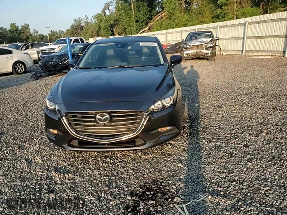 2018 Mazda 3 Touring z VIN 3MZBN1L33JM235106, wystawiony jako Copart lot #58272365 z przebiegiem 28 844 mil mil oraz Szkoda całkowita • Salvage title. Historia ofert i sprzedaży dostępna na DreamBid. Obrazek 11.