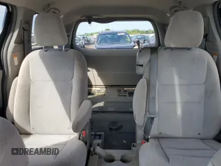2015 Toyota Sienna LE AAS z VIN 5TDKK3DC1FS678805, wystawiony jako Copart lot #56421605 z przebiegiem 80 435 mil mil oraz Szkoda całkowita • Salvage title. Historia ofert i sprzedaży dostępna na DreamBid. Obrazek 10.