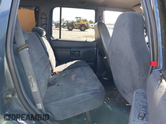 1998 Ford Explorer XL with VIN 1FMZU34X9WZA33714, listed as a IAAI auction lot 42191333 with 283,124 mi miles and . Bid and sale history available at DreamBid. Image 8.