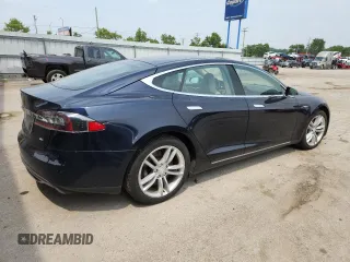 2013 Tesla Model S z VIN 5YJSA1DN6DFP08911, wystawiony jako Copart lot #60751295 z przebiegiem Nie podano mil oraz Czysty tytuł • Clean title. Historia ofert i sprzedaży dostępna na DreamBid. Obrazek 3.